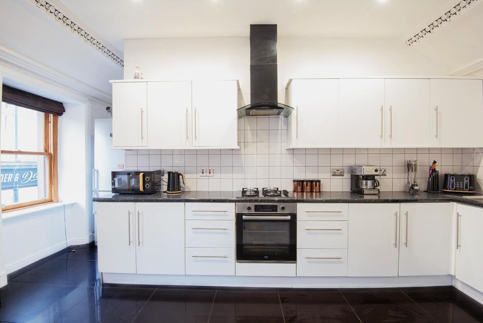 Charming 2 Bedroom Flat In The Heart Of Kirriemuir Zewnętrze zdjęcie